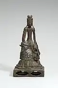 Bodhisattva Maitreya pensif. Bronze doré, H. 28,6&nbsp;cm. Musée national de Corée