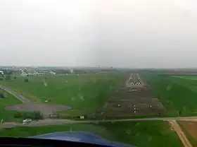 Finale sur la piste 30, avec aperçu de la cathédrale Notre-Dame et de la tour Perret.