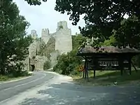 La Route Magistrale 34 près de la Forteresse de Golubac (juillet 2006).