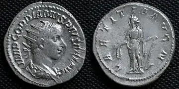 Monnaie du IIIe&nbsp;siècle à l'effigie de Gordien III, avec au revers la déesse Lætitia (LAETITIA AVG N).