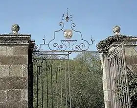 Grilles du château du Fournet.