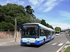HeuliezBus GX437 Hybride n°201 sur la ligne 1.
