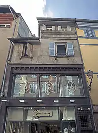 no&nbsp;31 : façade de l'hôtel des Delcros-Lancefoc.