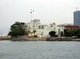 Le Yacht Club royal de Hong Kong sur l'ancienne :île Kellett&nbsp;(en). Vu depuis l'ouest.