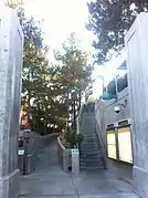 Entrée de la station Lincoln/Cypress.