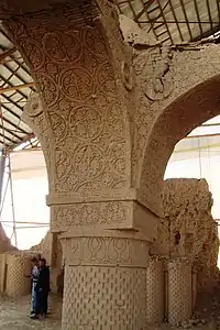Utilisation du motif boteh, sur la mosquée Haji Piyada (IXe&nbsp;siècle), Afghanistan