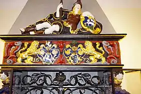 Manteau de cheminée de 1672 de l'Hospice du Saint-Esprit (Lübeck) décoré aux armes de Matthäus Rodde et de Johann Ritter&nbsp;(de).
