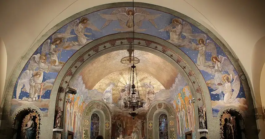 Hiérarchie céleste sur l'arc-triomphal peinte par Duilio Donzelli.