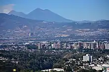 Des volcans près de la ville de Guatemala.