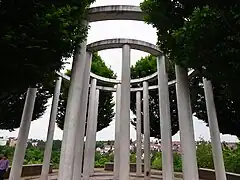 Monopteros dans le jardin botanique.