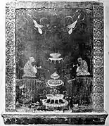 Panneau central du piédestal.