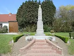 Le monument aux morts.