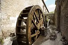 photo d'une roue à aubes