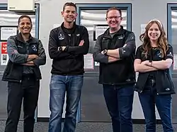 De g. à dr. Sian Proctor, Jared Isaacman, Christopher Sembroski et Hayley Arceneaux.