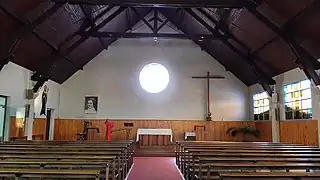 L'église Sainte-Thérèse (intérieur)