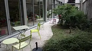 Nos&nbsp;29-35 : bibliothèque Louise-Michel (intérieur).