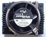 Pentium II OverDrive à 333 MHz avec son refroidisseur d'origine