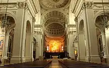 La nef et le chœur.