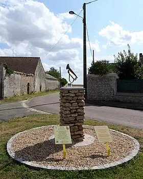 Hommage de la commune d'Intréville à l'enfant du village.