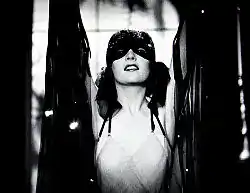 Irene Ware dans Le Corbeau (1935).