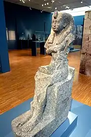 Isis allaitant Horus dédiée pour Chepenoupet&nbsp;II