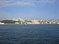 Le palais de Dolmabahçe, vu du Bosphore.