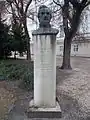 Buste de Wysocki dans le jardin du Musée national hongrois de Budapest (Hanna Danilewicz, 2011)