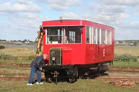 L'autorail De Dion-BoutonJM4 no&nbsp;11 en démonstration sur le site de l'association des chemins de fer des Côtes-du-Nord (ACFCdN).