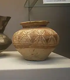 Jarre à décor peint, Halaf récent (v. 5600-5200 av. J.-C.), Chagar Bazar. British Museum.