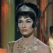 Médée(Nancy Kovack).