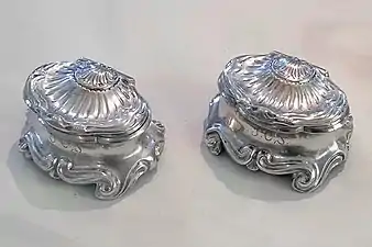 Paire de salières (1766).