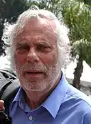 Jean-Luc Bideau interprète le père de Fabien.