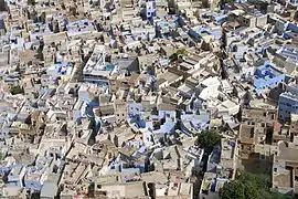 Les maisons bleues des brahmanes.