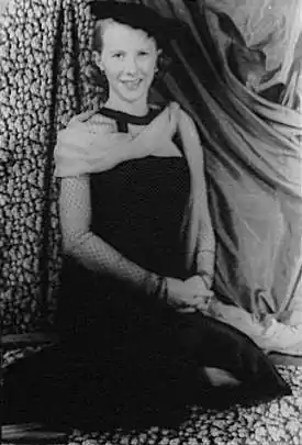 Julie Harris dans le rôle de :Sally Bowles (en) dans la pièce.