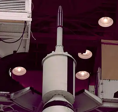 Vu au sol du High-speed étage surmonté d'Explorer 1.