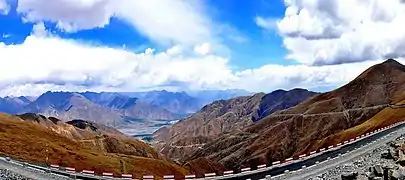 RN S307 : Col de Kampa (4&nbsp;800&nbsp;m), premier col après Lhassa.