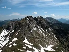 Vue du Kastenkopf et de la Kälbelespitze depuis le Lahnerkopf.
