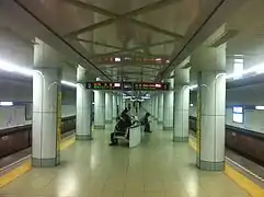 Quai de la ligne Hanzōmon