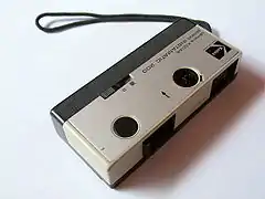 Instamatic Kodak avec diaphragme à 2&nbsp;positions.