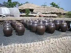 Jarres de kimchi à Hahoe, le goût épicé du condiment est popularisé à cette époque.