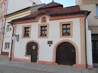 Place Osvobození : maison ancienne.