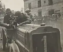 Léon Théry vainqueur de la Coupe Gordon Bennett 1905 (circuit d'Auvergne Michelin).