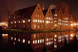 Le grenier à sel de nuit.