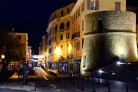 Tour de Scalo et rue Notre-Dame.