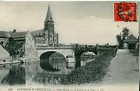 Pont-Remy, au tout début du XXe&nbsp;siècle. La carte postale indique qu'un port est aménagé sur la Somme.