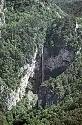 Chute d'eau dans le val d'Estéron
