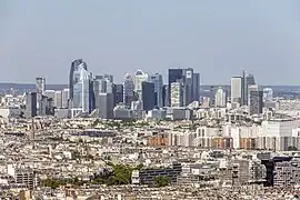 La Défense vue depuis le dôme du Sacré-Cœur.