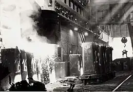 Lingotage de l'acier (coulée en lingots).