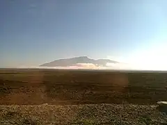 La plaine de Bir Chahem au fond Sidi Reghis versant nord
