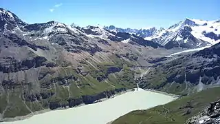 Prise de vue à 3&nbsp;100&nbsp;m d'altitude sur le sud du lac.